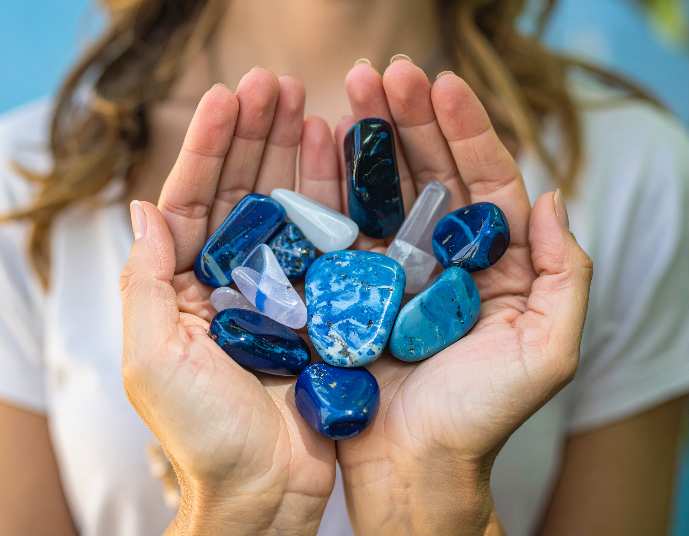 chakra de la gorge est représenté par la couleur bleue, donc utilisez des pierres