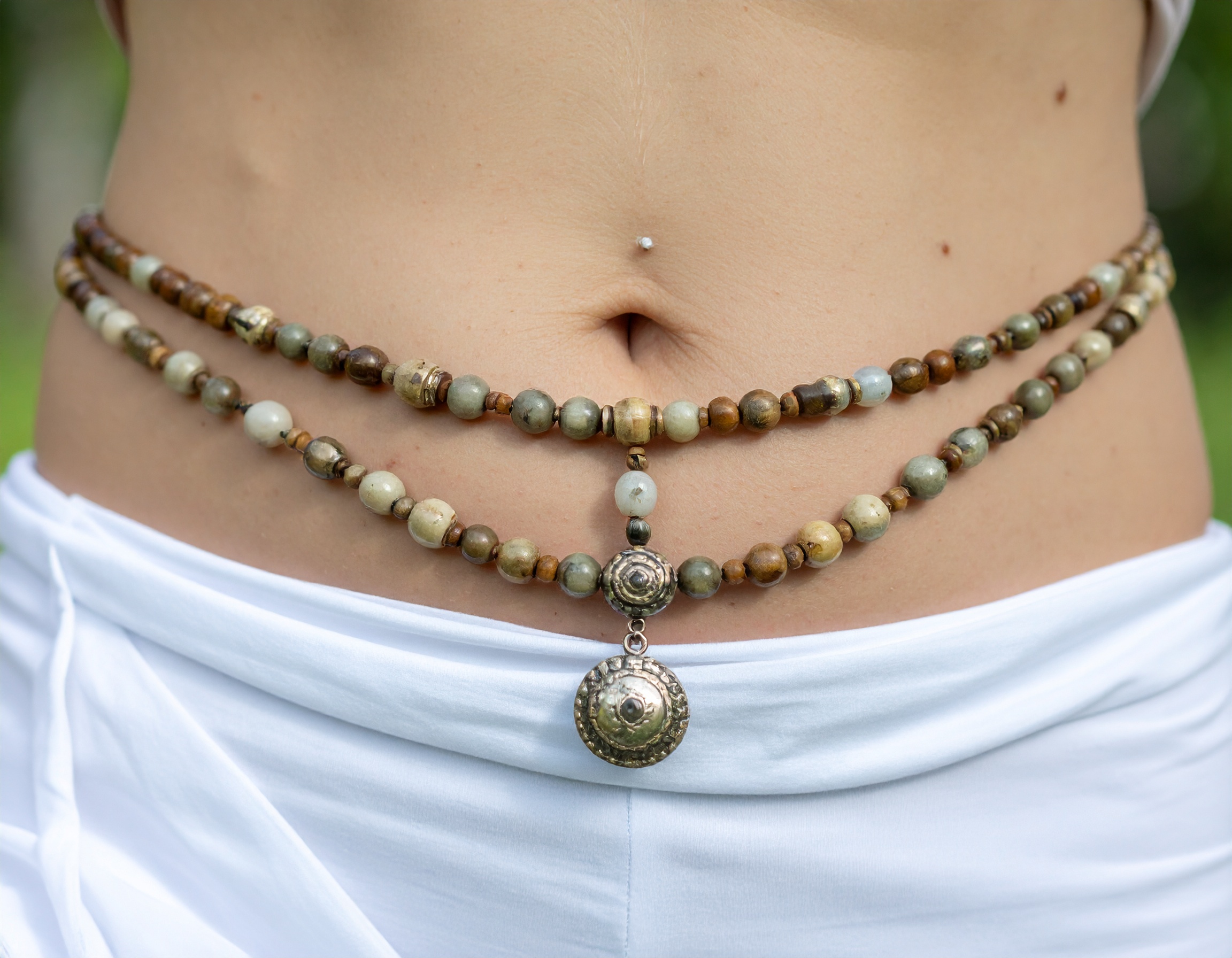 chakra sacré ou Svadhisthana se situe au centre de notre abdomen nombril